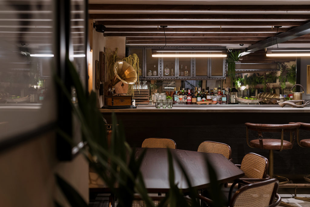 Khai Khai Parlour bar